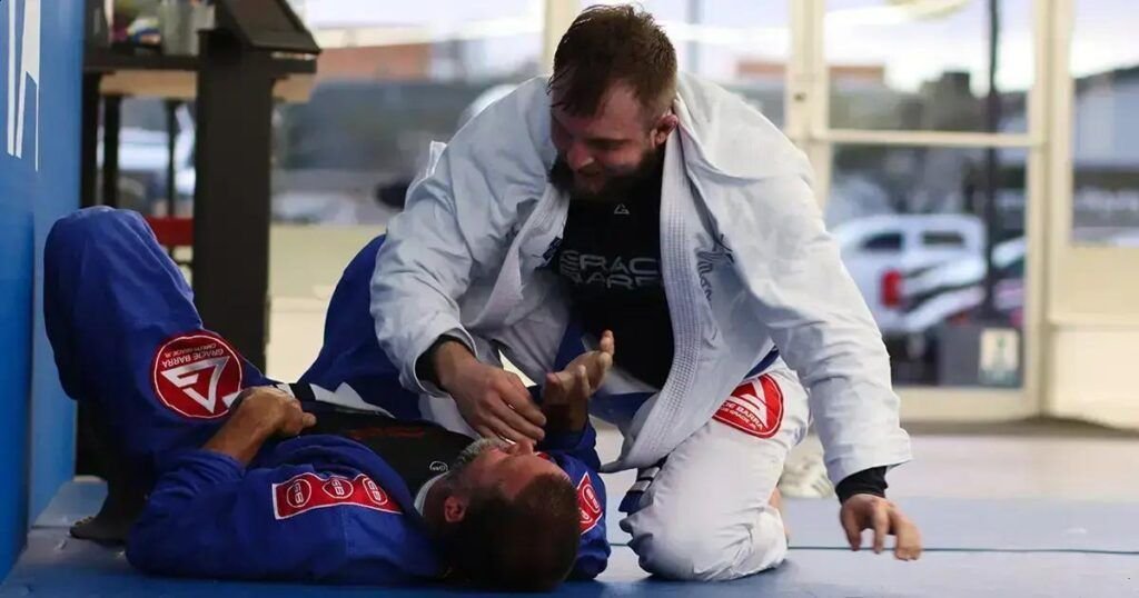 Best Times to Train: Morning vs Evening Jiu-Jitsu Schedule