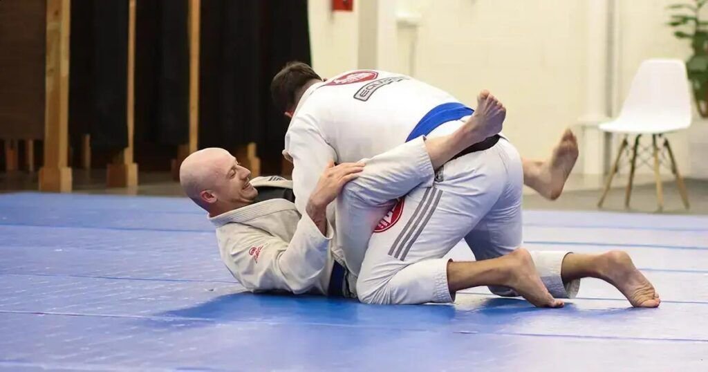 Gi vs No-Gi Brazilian Jiu-Jitsu for Self-Defense: What’s More Practical