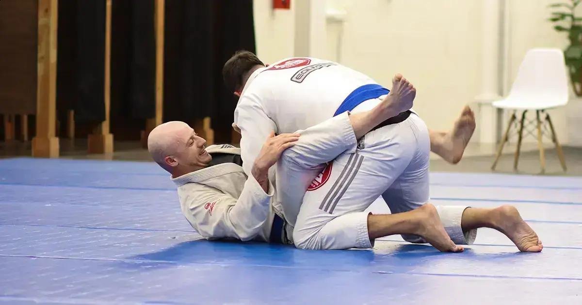 Gi vs No-Gi Brazilian Jiu-Jitsu for Self-Defense: What’s More Practical